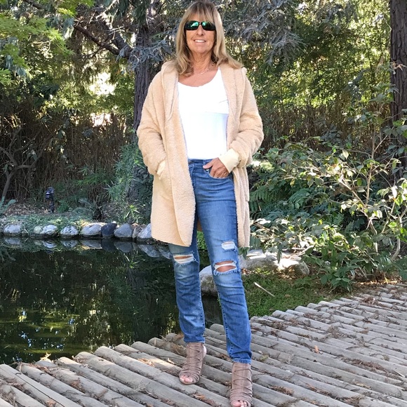 SMALL Plush Cozy Tan Open Front Hooded Cardi - Picture 5 of 8